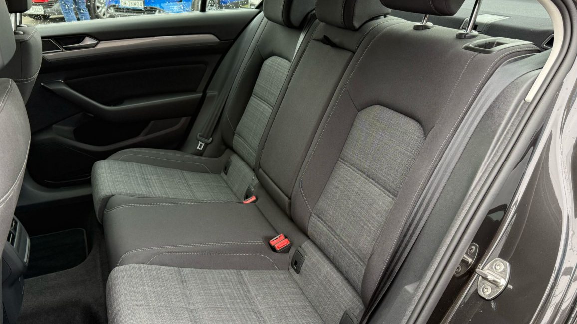 Volkswagen Passat 1.5 TSI EVO Business DSG DW6RM29 w abonamencie