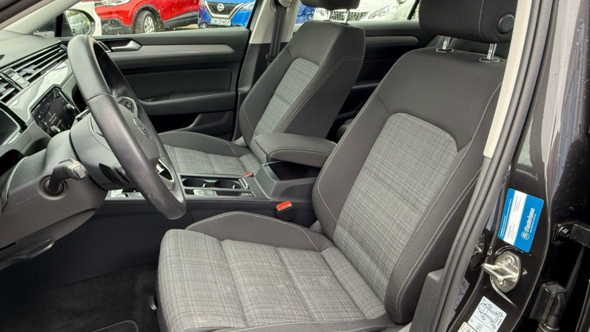 Volkswagen Passat 1.5 TSI EVO Business DSG DW6RM29 w abonamencie
