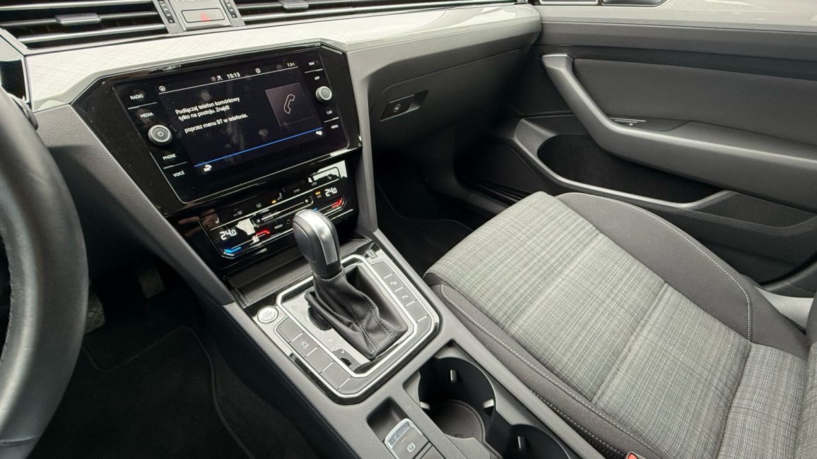 Volkswagen Passat 1.5 TSI EVO Business DSG DW6RM29 w abonamencie