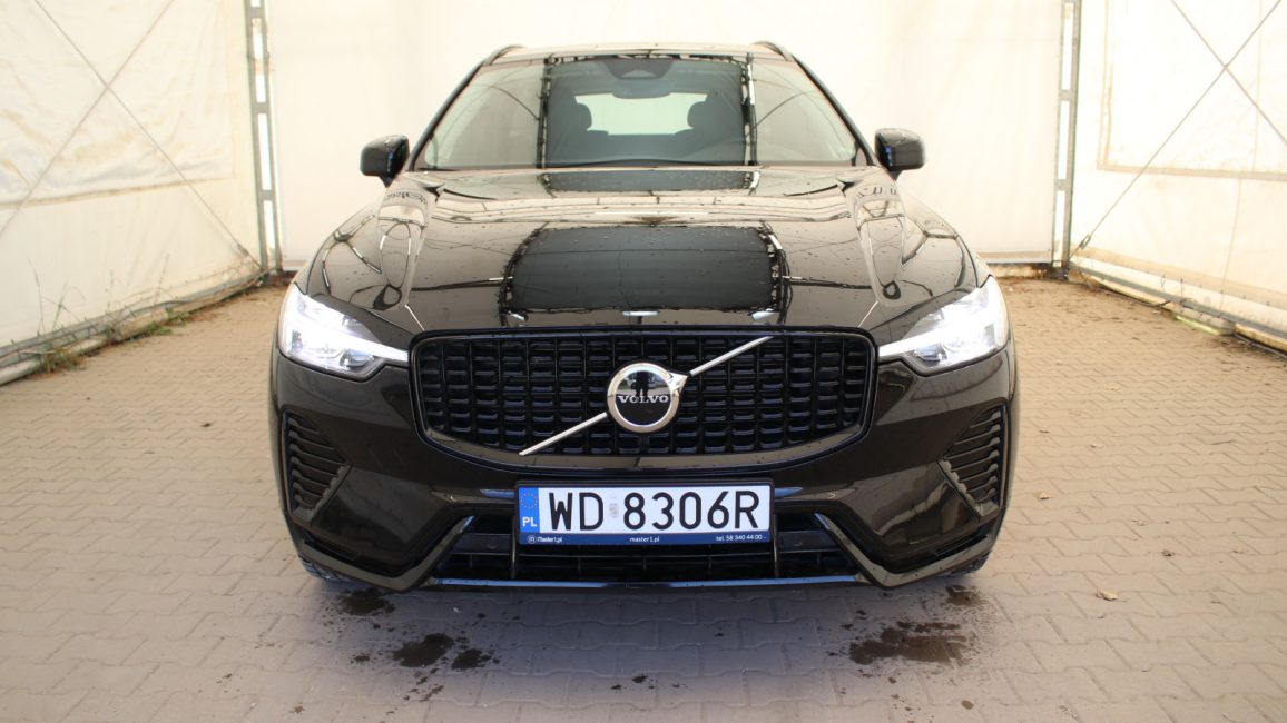 Volvo XC60 B4 D Plus Dark aut WD8306R w abonamencie