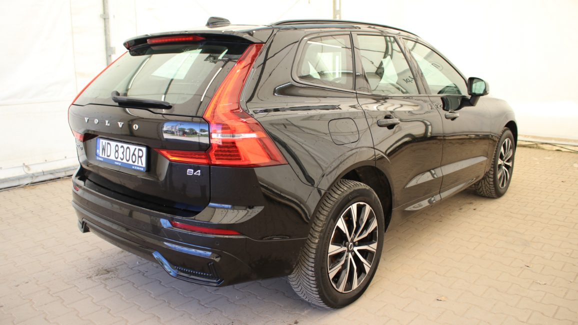 Volvo XC60 B4 D Plus Dark aut WD8306R w abonamencie