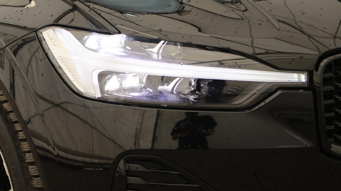 Volvo XC60 B4 D Plus Dark aut WD8306R w abonamencie