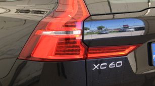 Volvo XC60 B4 D Plus Dark aut WD8306R w abonamencie