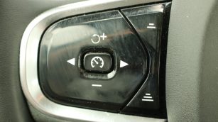 Volvo XC60 B4 D Plus Dark aut WD8306R w abonamencie