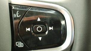Volvo XC60 B4 D Plus Dark aut WD8306R w abonamencie