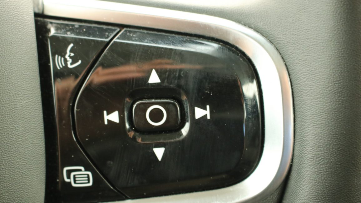Volvo XC60 B4 D Plus Dark aut WD8306R w abonamencie