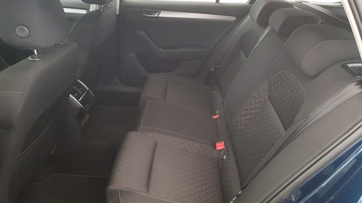 Skoda Superb 2.0 TDI SCR Ambition DSG WD7565P w abonamencie dla firm