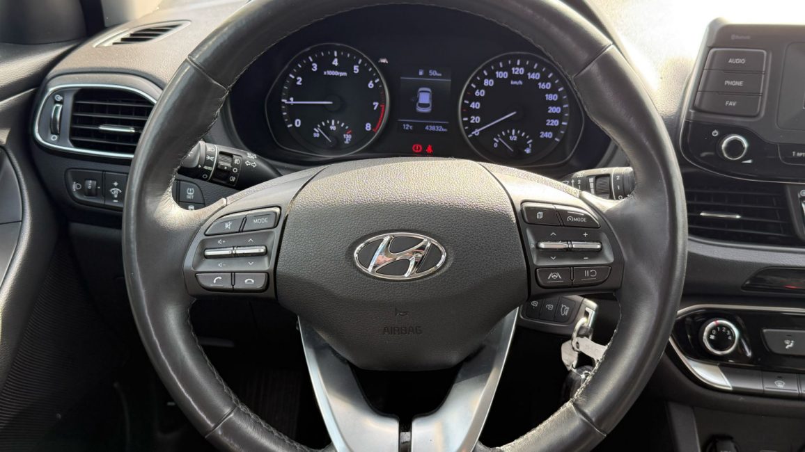 Hyundai i30 1.5 DPI Classic + WD4281S w zakupie za gotówkę