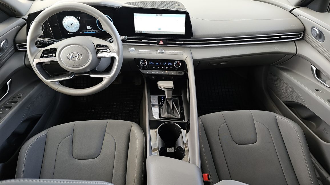 Hyundai Elantra 1.6 Executive CVT WD3042R w leasingu dla firm