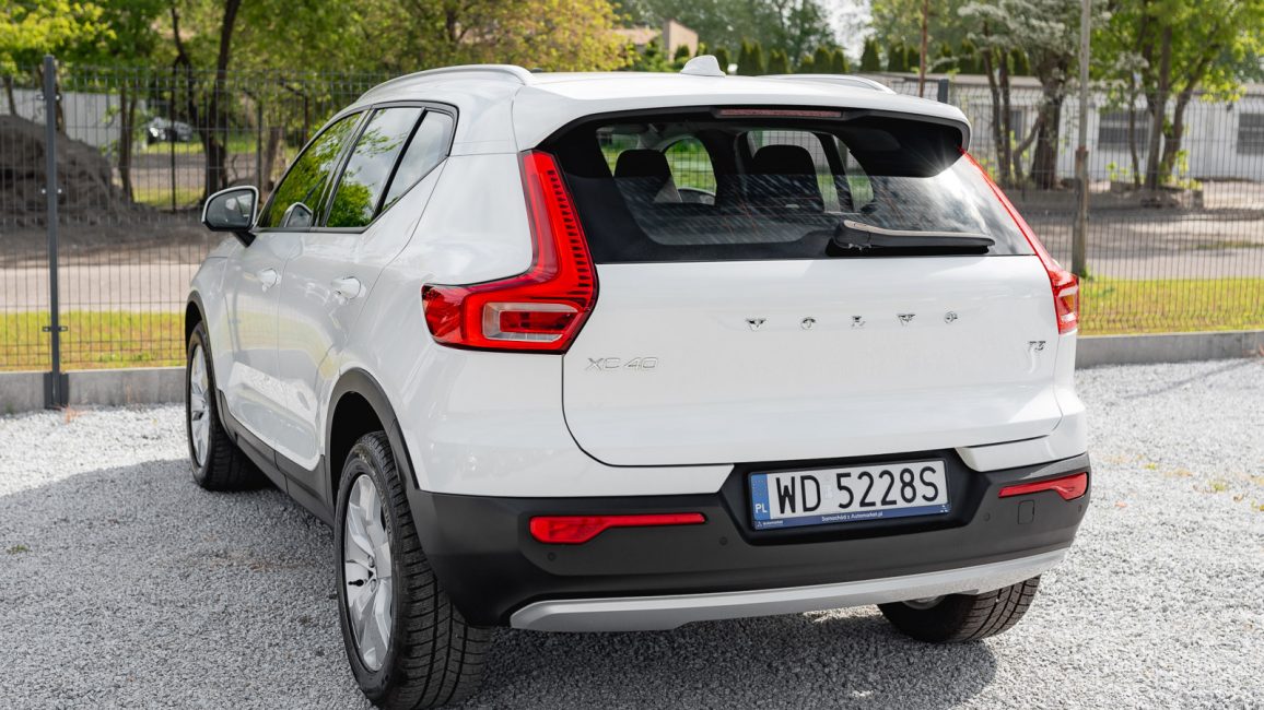 Volvo XC40 T3 Momentum Pro aut WD5228S w abonamencie dla firm