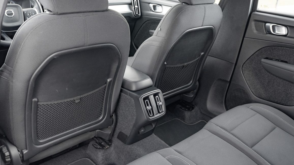 Volvo XC40 T3 Momentum Pro aut WD5228S w abonamencie dla firm