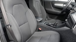 Volvo XC40 T3 Momentum Pro aut WD5228S w abonamencie dla firm