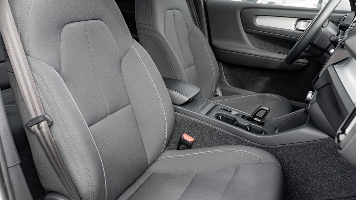 Volvo XC40 T3 Momentum Pro aut WD5228S w abonamencie dla firm