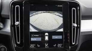 Volvo XC40 T3 Momentum Pro aut WD5228S w abonamencie dla firm