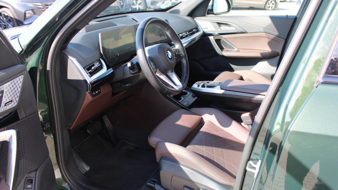 BMW X1 xDrive23i mHEV xLine aut CB759PG w abonamencie