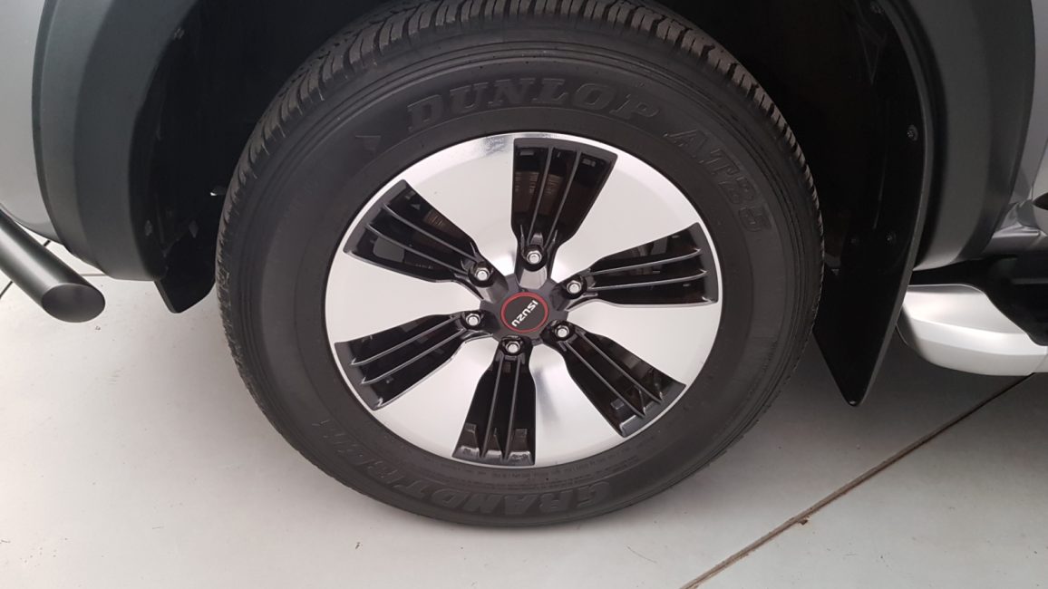 Isuzu D-Max 1.9 d EC LSX LU709NX w abonamencie