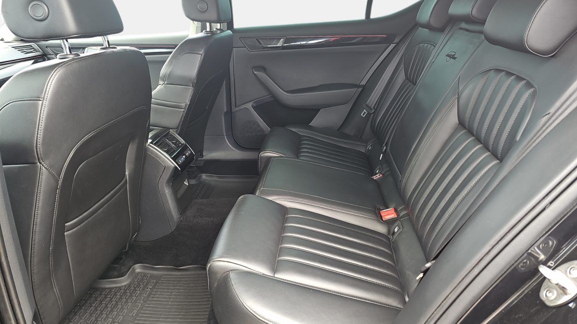 Skoda Superb 2.0 TDI 4x4 L&K DSG KK73649 w leasingu dla firm