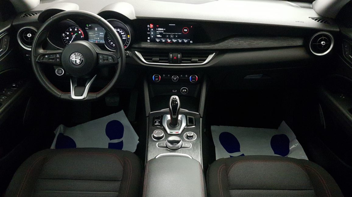 Alfa Romeo Stelvio 2.0 Turbo Business Q4 aut LU143NA w leasingu dla firm