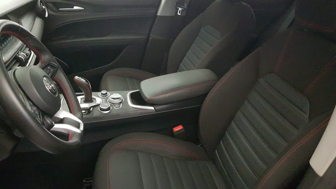 Alfa Romeo Stelvio 2.0 Turbo Business Q4 aut LU143NA w leasingu dla firm