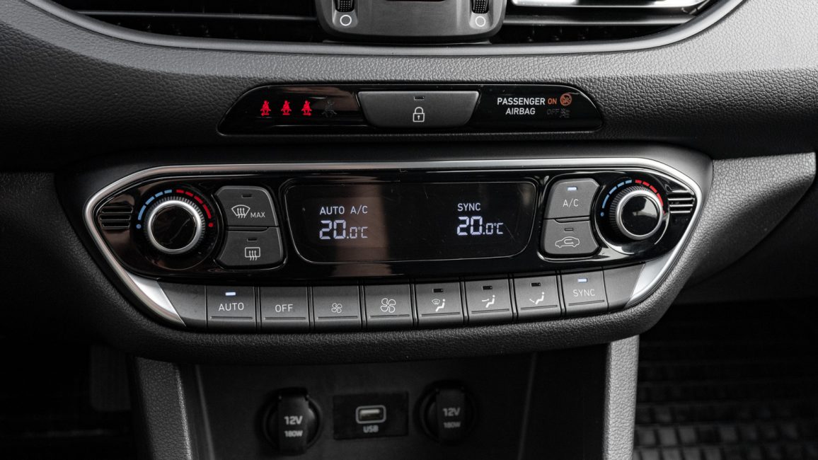 Hyundai i30 1.5 DPI Smart WD9064S w leasingu dla firm