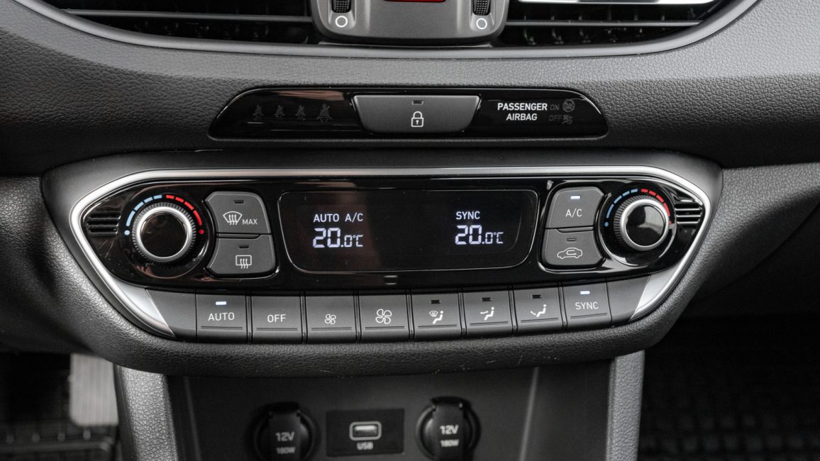 Hyundai i30 1.5 DPI Smart WD9134S w abonamencie dla firm
