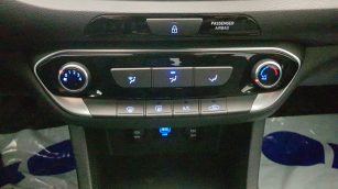 Hyundai i30 1.5 DPI Classic + WJ6301K w abonamencie