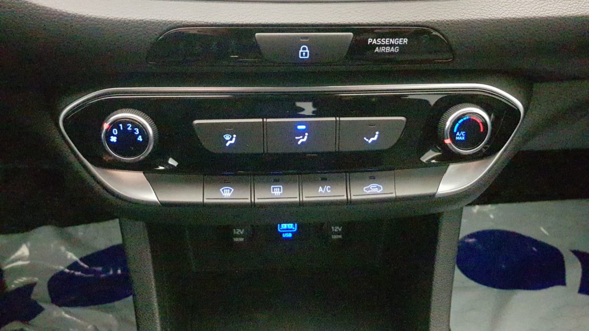 Hyundai i30 1.5 DPI Classic + WJ6301K w abonamencie