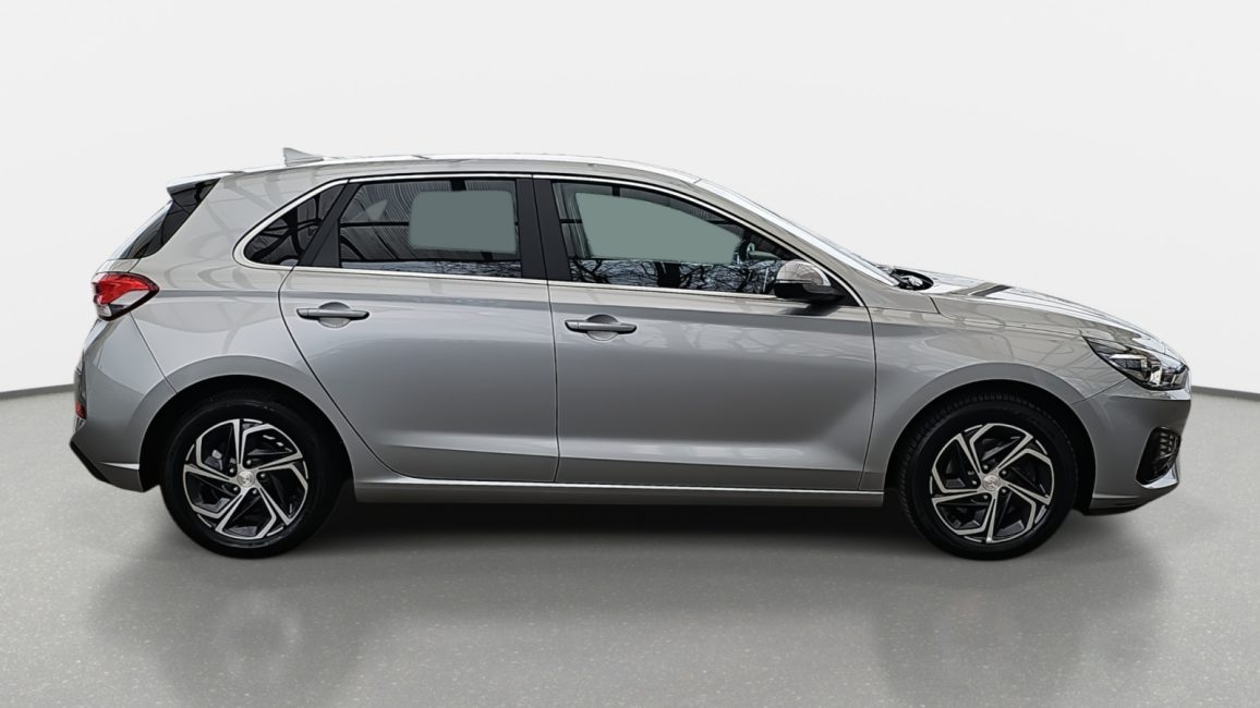 Hyundai i30 1.5 DPI Smart WJ1119L w abonamencie dla firm