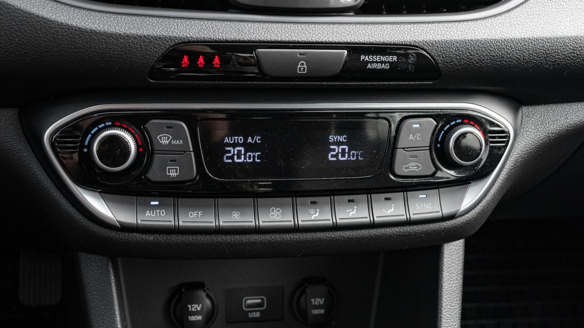 Hyundai i30 1.5 DPI Smart WJ1125L w abonamencie dla firm