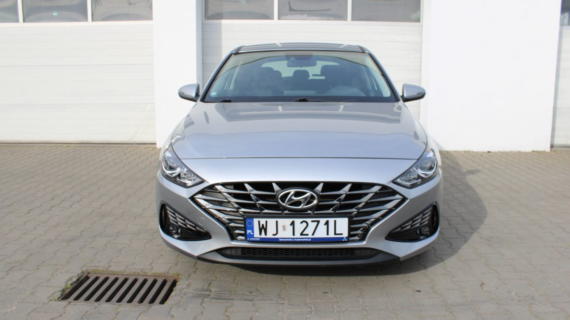 Hyundai i30 1.5 DPI Smart WJ1271L w leasingu dla firm