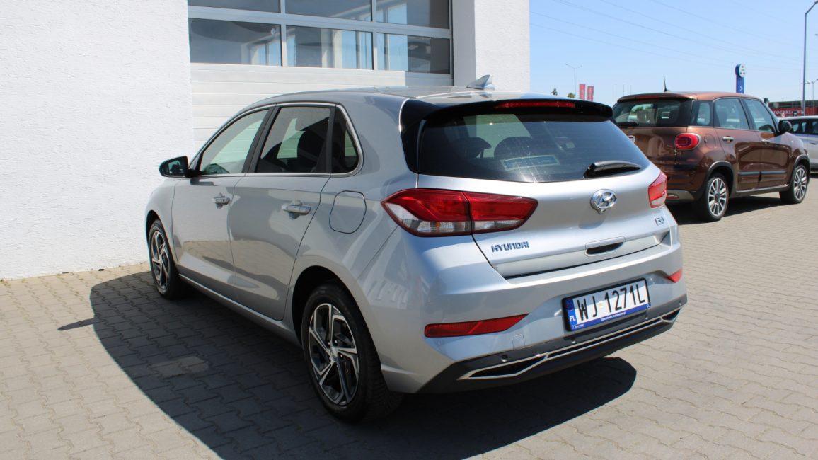 Hyundai i30 1.5 DPI Smart WJ1271L w leasingu dla firm