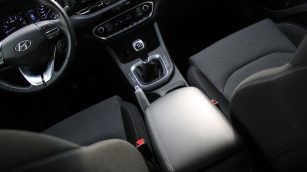 Hyundai i30 1.5 DPI Smart WJ1271L w leasingu dla firm