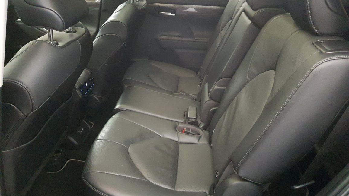 Toyota Highlander 2.5 Hybrid Executive EL5EY14 w zakupie za gotówkę