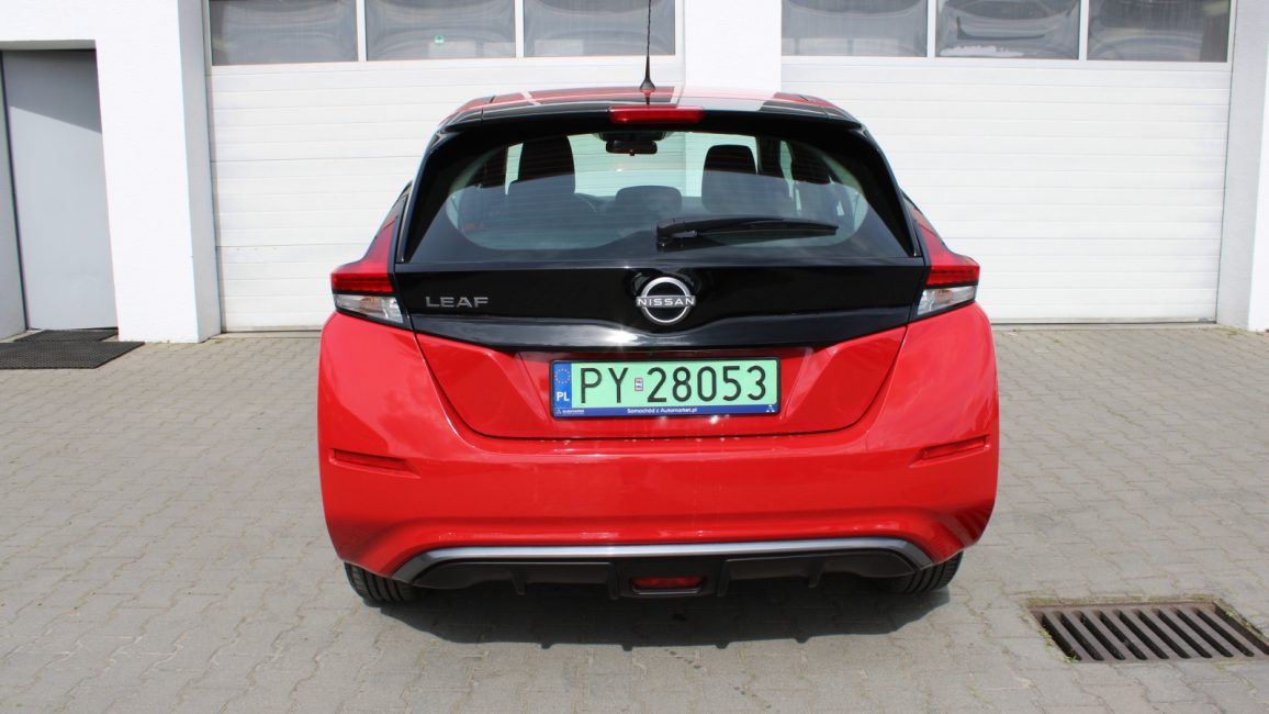 Nissan Leaf 40kWh Acenta PY28053 w abonamencie dla firm