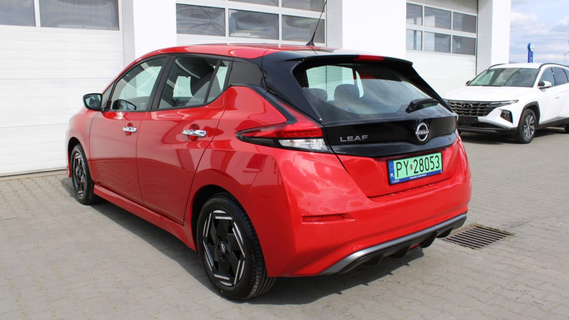 Nissan Leaf 40kWh Acenta PY28053 w abonamencie dla firm