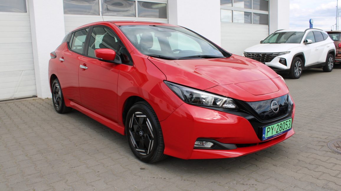 Nissan Leaf 40kWh Acenta PY28053 w abonamencie dla firm