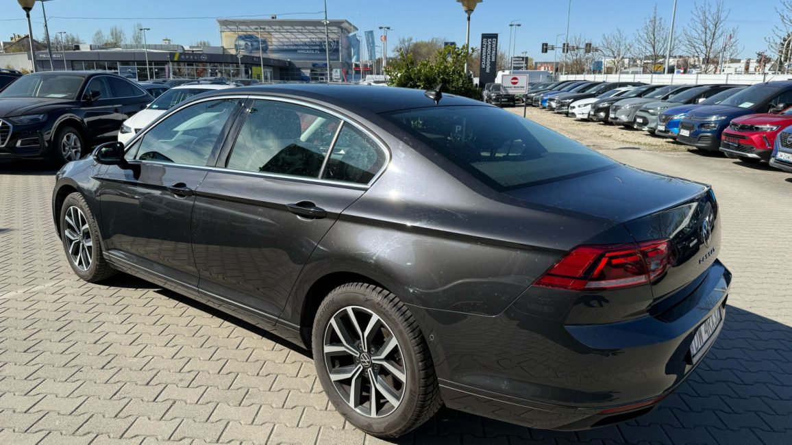 Volkswagen Passat 1.5 TSI EVO Business DSG DW4RX32 w abonamencie dla firm