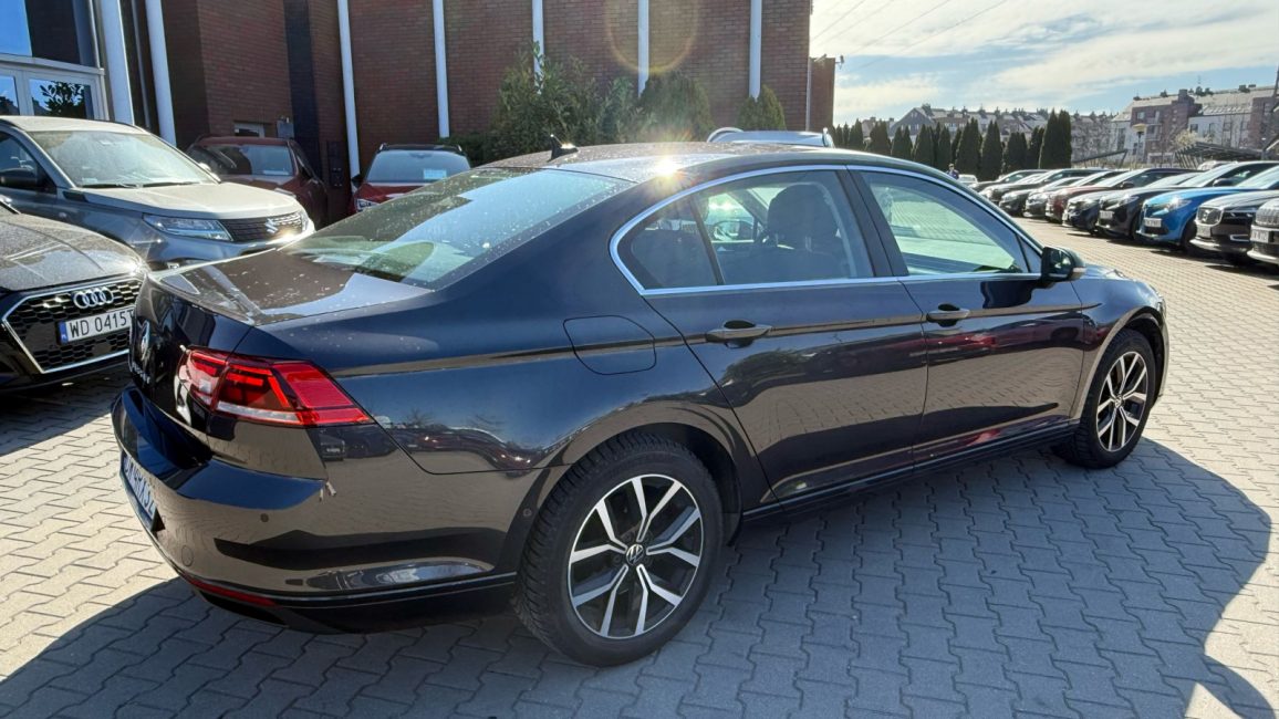 Volkswagen Passat 1.5 TSI EVO Business DSG DW4RX32 w abonamencie dla firm