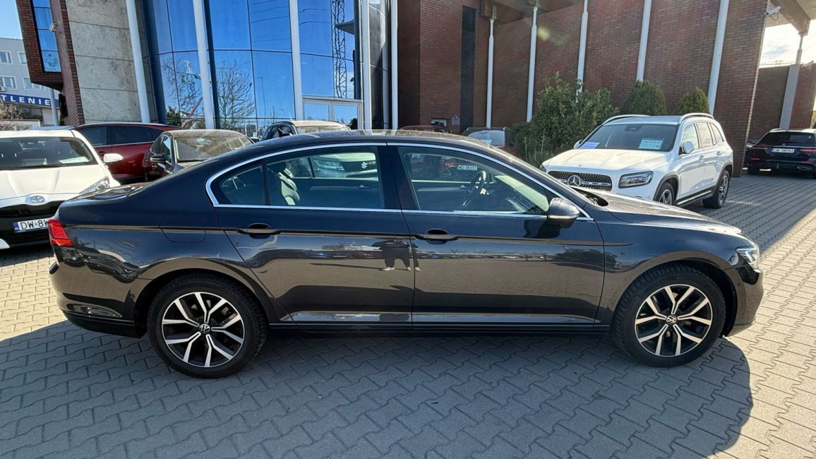 Volkswagen Passat 1.5 TSI EVO Business DSG DW4RX32 w abonamencie dla firm