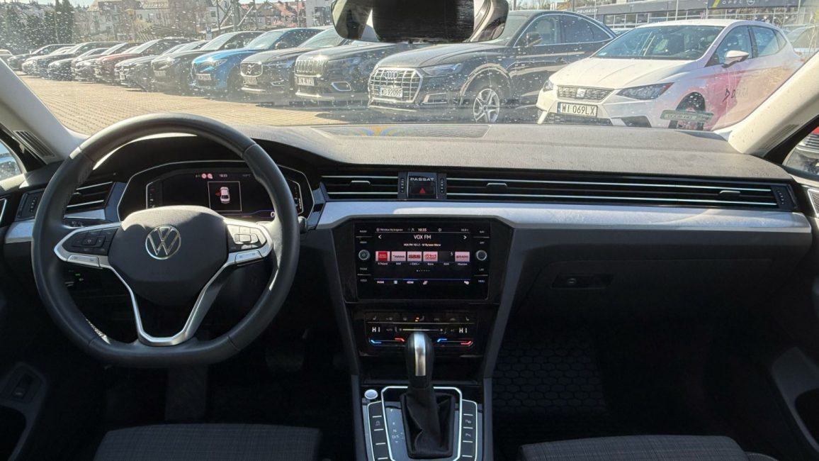 Volkswagen Passat 1.5 TSI EVO Business DSG DW4RX32 w abonamencie dla firm