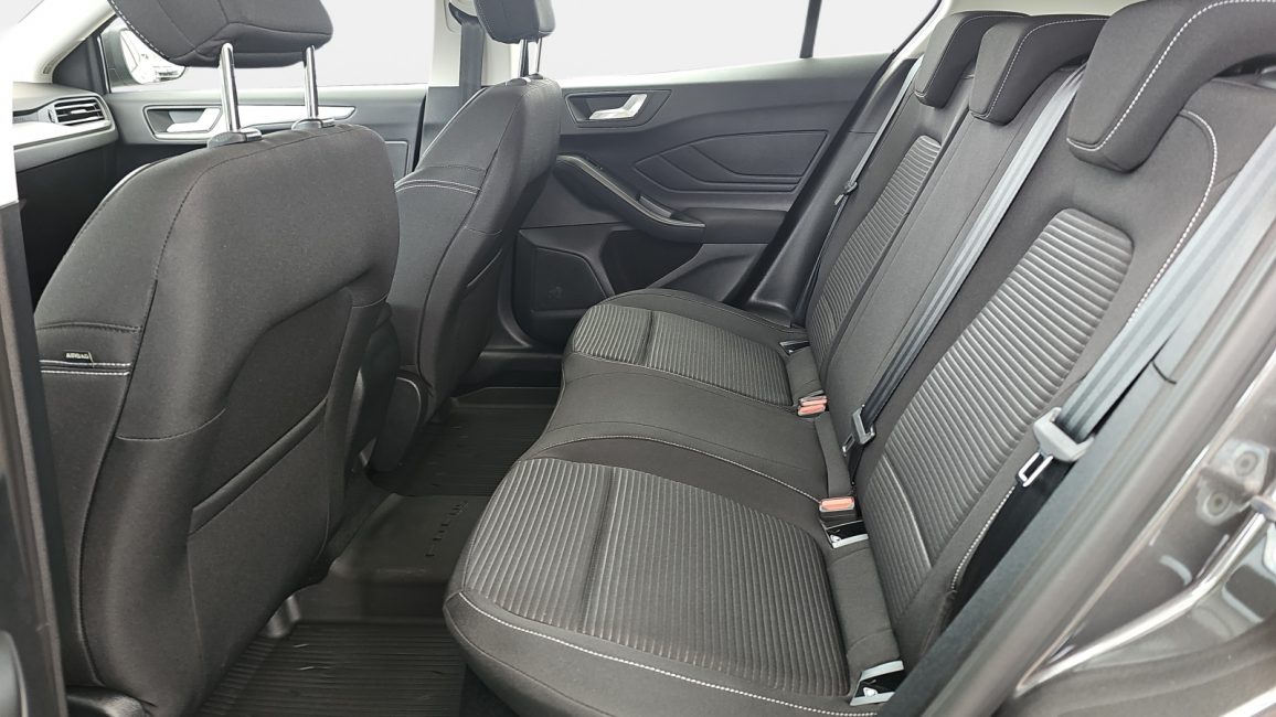 Ford Focus 1.0 EcoBoost mHEV Titanium aut KK1799C w abonamencie