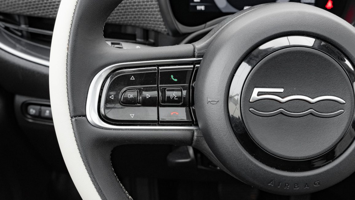 Fiat 500 3+1 42 kWh La Prima NO4441Y w zakupie za gotówkę