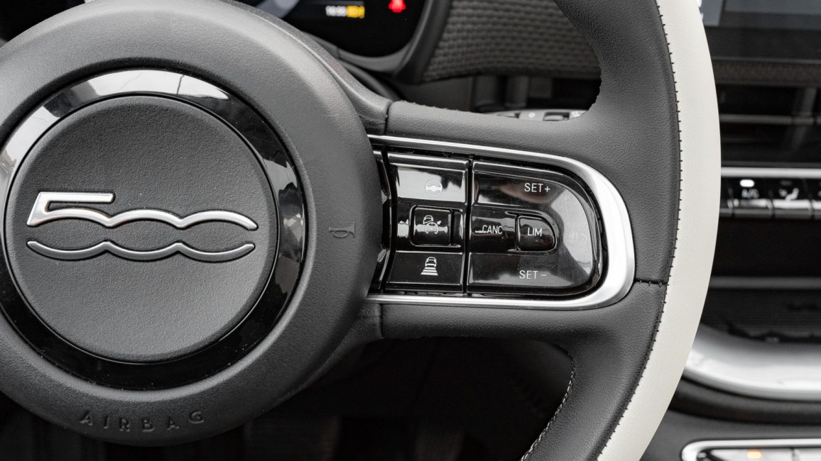 Fiat 500 3+1 42 kWh La Prima NO4441Y w zakupie za gotówkę
