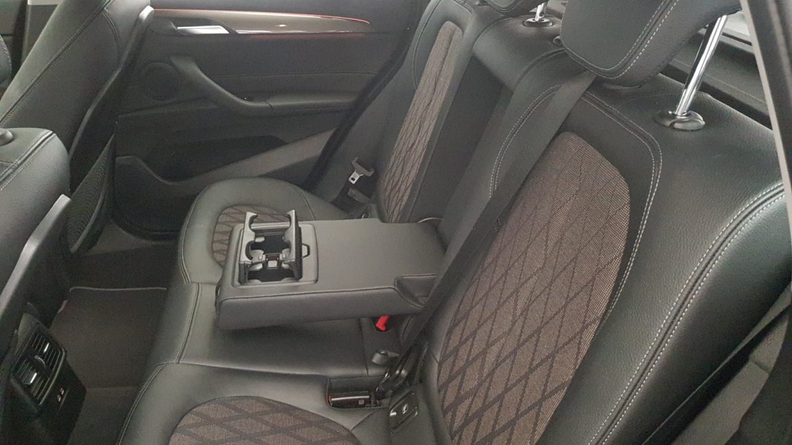 BMW X1 sDrive20i xLine aut WD4615P w abonamencie