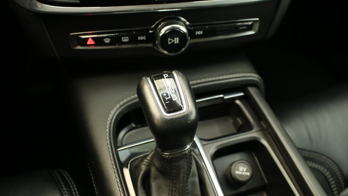 Volvo V90 D5 AWD Inscription aut WD3155H w zakupie za gotówkę