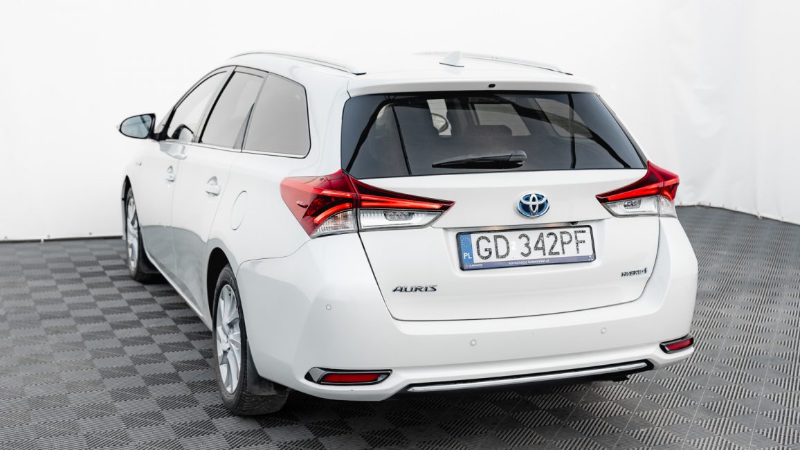 Toyota Auris Hybrid 135 Prestige GD342PF w leasingu dla firm