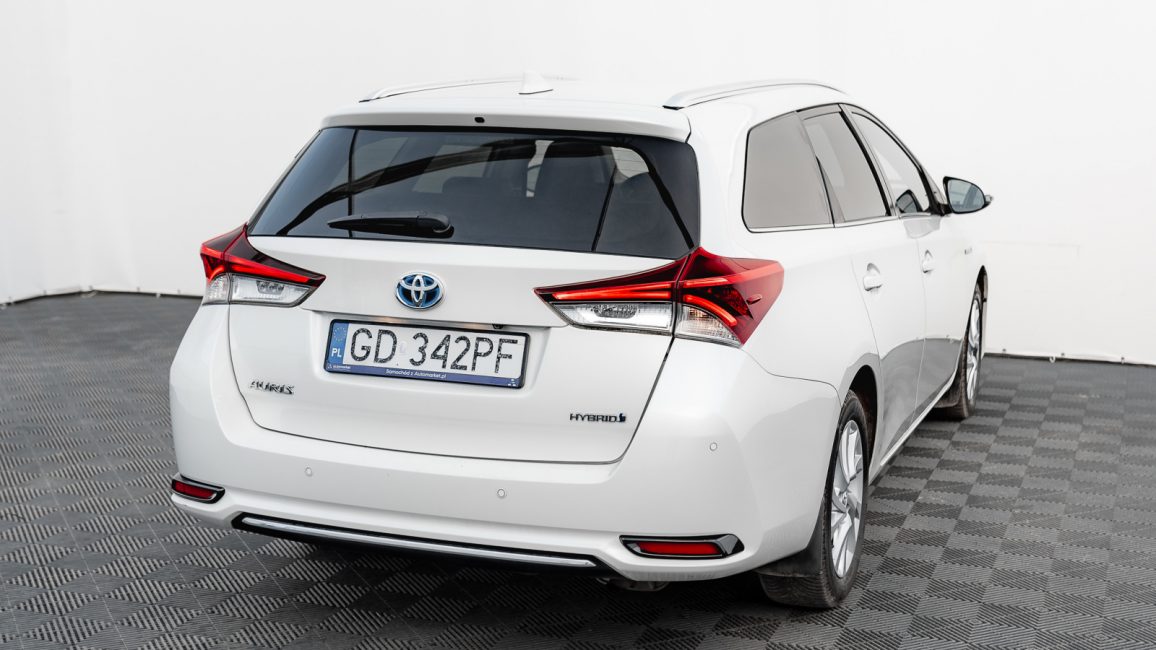 Toyota Auris Hybrid 135 Prestige GD342PF w leasingu dla firm