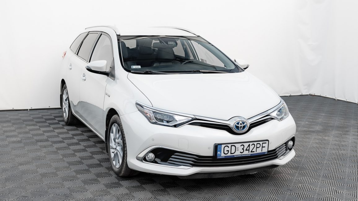 Toyota Auris Hybrid 135 Prestige GD342PF w leasingu dla firm